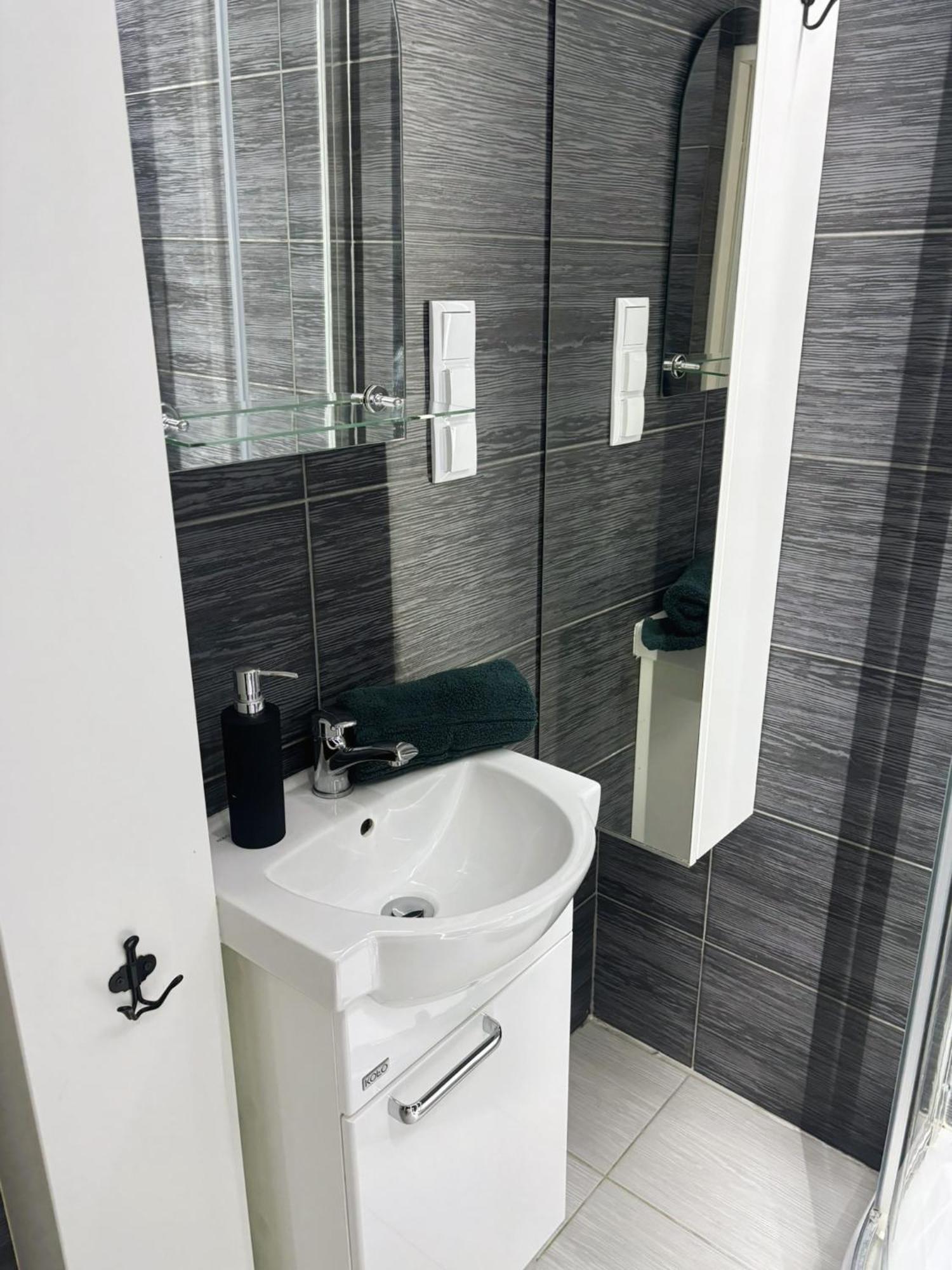 Project Comfort Apartament Grzybowska 30/1211 Варшава Екстер'єр фото